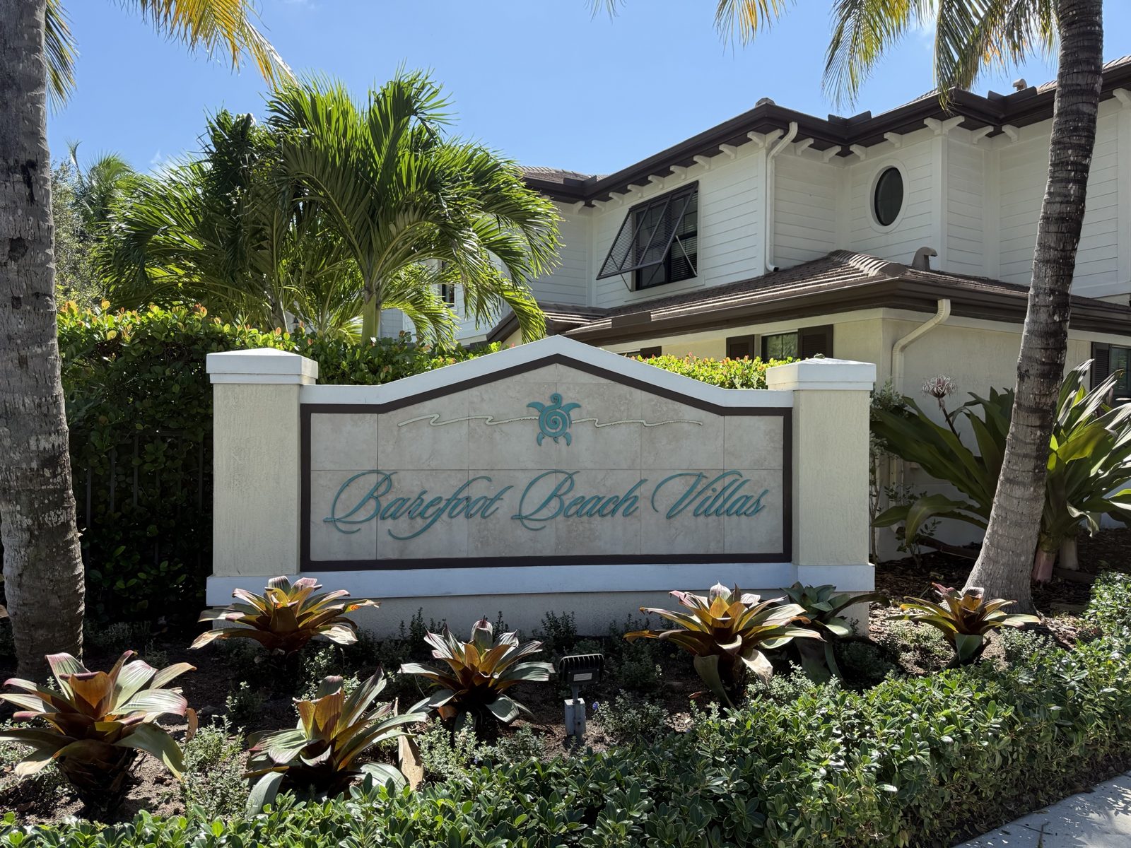 Barefoot Beach Villas entrance sign
